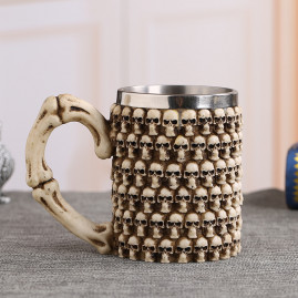 Krug Becher Über Leichen...