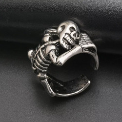 Silberner Ring Berührung...