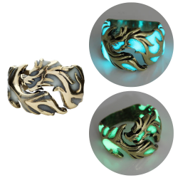 Leuchtender Goldener Ring...