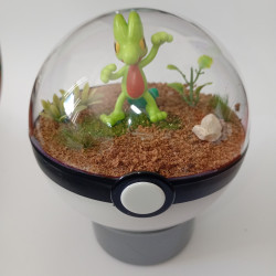 TREECKO - POKEBALL...